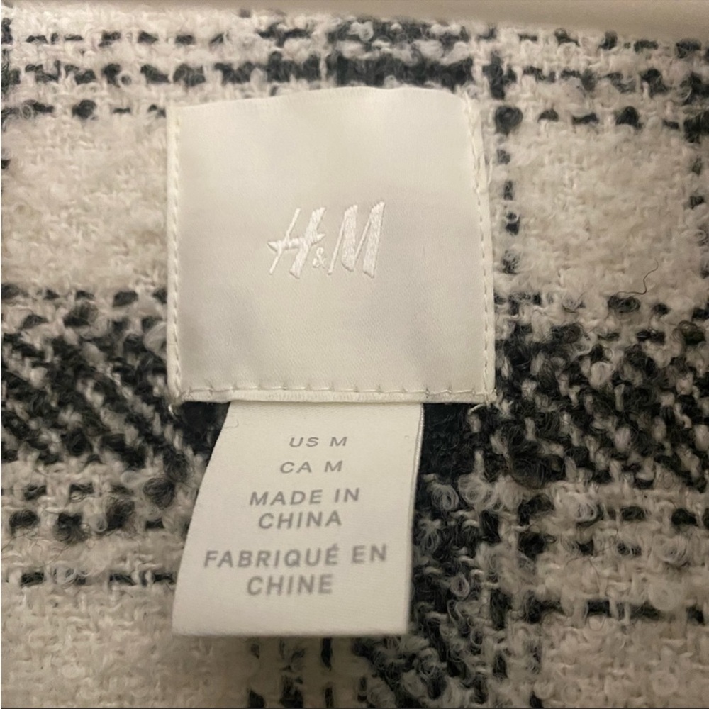 H&M jacket! - Picture 3 of 3